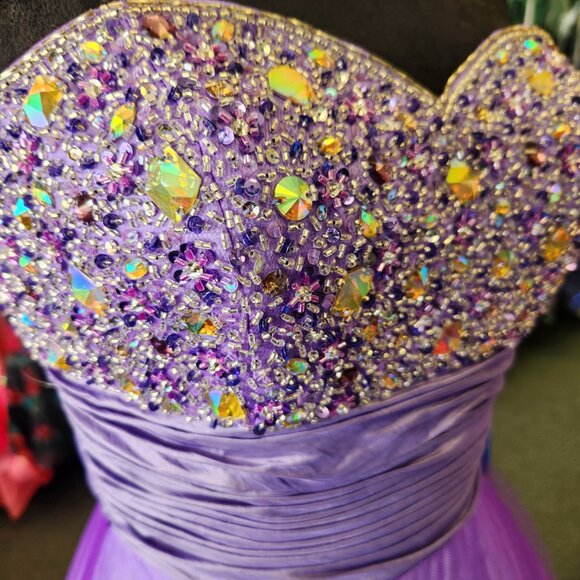 W.O.W. 5060 Purple Size 6 Prom Dress/Formal Gown - Picture 4 of 7